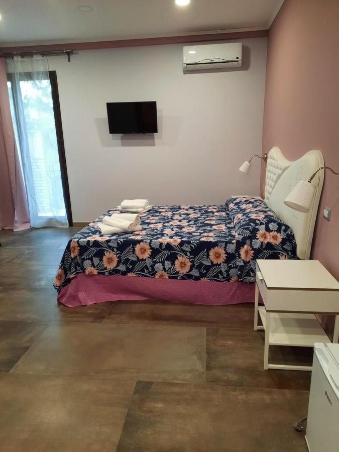 Bed and Breakfast Taorbay Giardini-Naxos Exterior foto