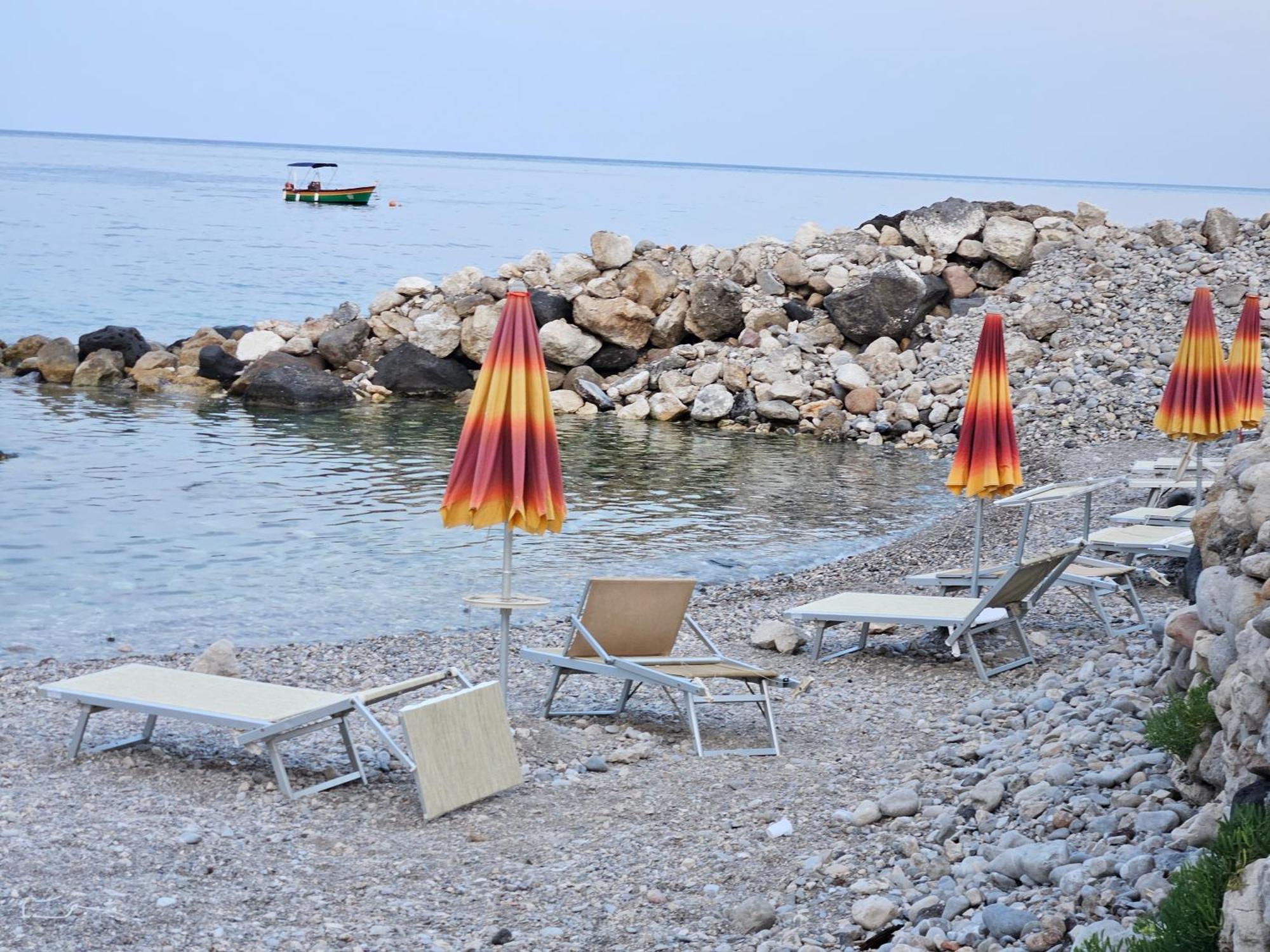 Bed and Breakfast Taorbay Giardini-Naxos Exterior foto